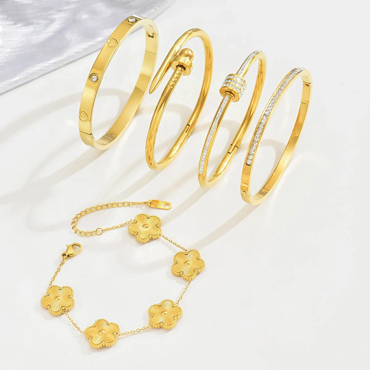 four-leaf clover lucky bracelet – Gold - Image 4